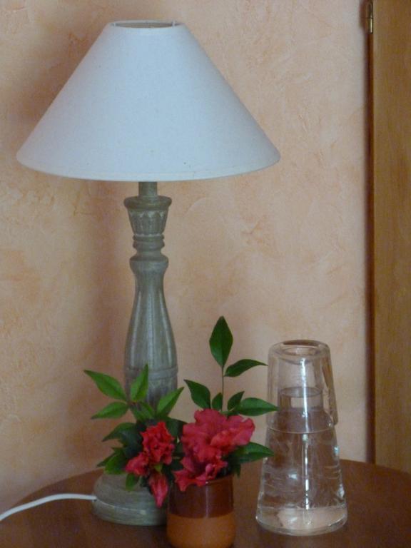 Maison D'Hotes Les 3 Baudets Issor Room photo